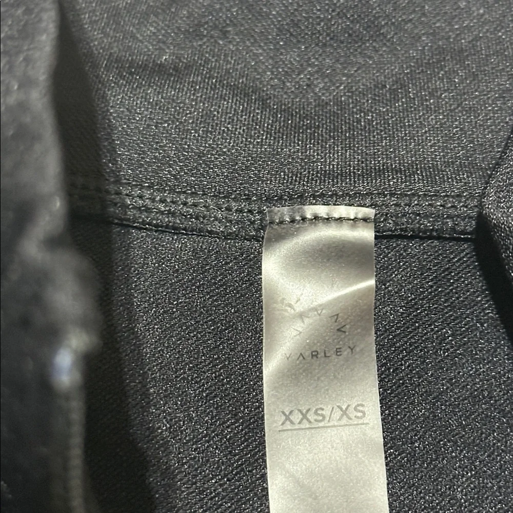 Varley | size xxs/xs | black poinsetta jacket